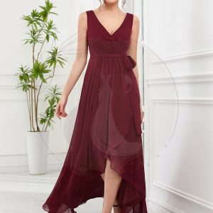 Robe de soirée en mousseline sans manches avec fente et col en V