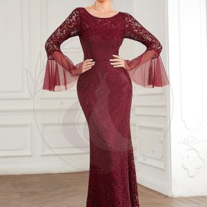 Robe de soirée moulante en dentelle à manches cloche en tulle et col rond