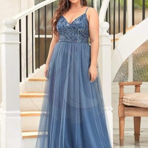 Robe de soirée maxi à bretelles spaghetti à sequins et à col en V de grande taille