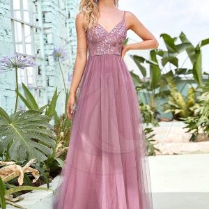 Robe mariage invitée en tulle à col en V et bretelles minces brodées au sol