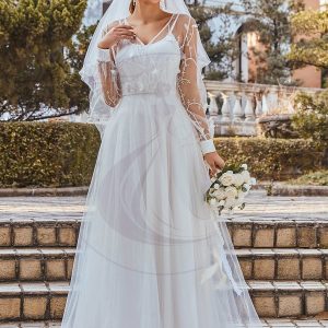 Robe de mariée romantique en tulle avec décoration en dentelle