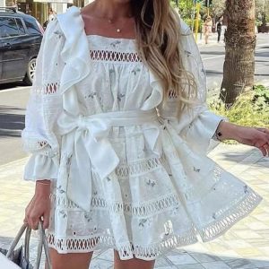 Robe Champêtre en Dentelle Courte à Manches Bouffantes