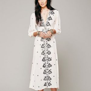 Robe bohème hippie blanche avec broderie