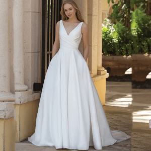 Bohème robe de mariée femme ronde grande taille blanche en satin avec dos nu