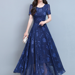 Robe bohème grande taille à motif floral chic